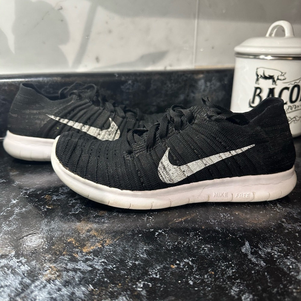 Women’s Nike black running shoes size 6